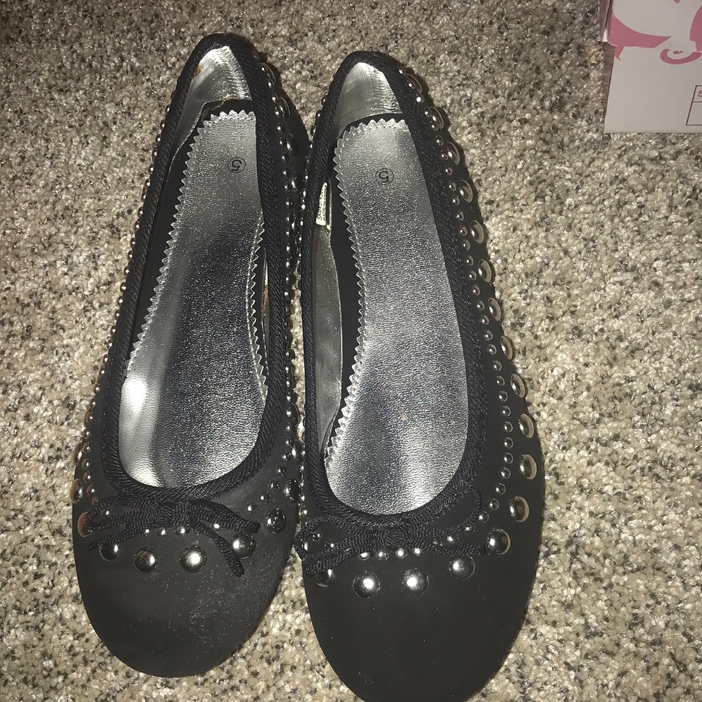 Black Flats/ Slip-on